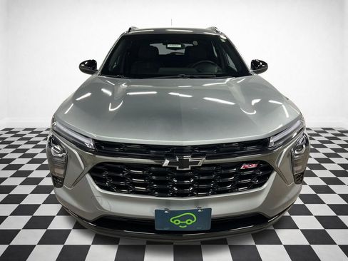 Certified 2025 Chevrolet Trax RS w/ Driver Confidence Package FWD image 4