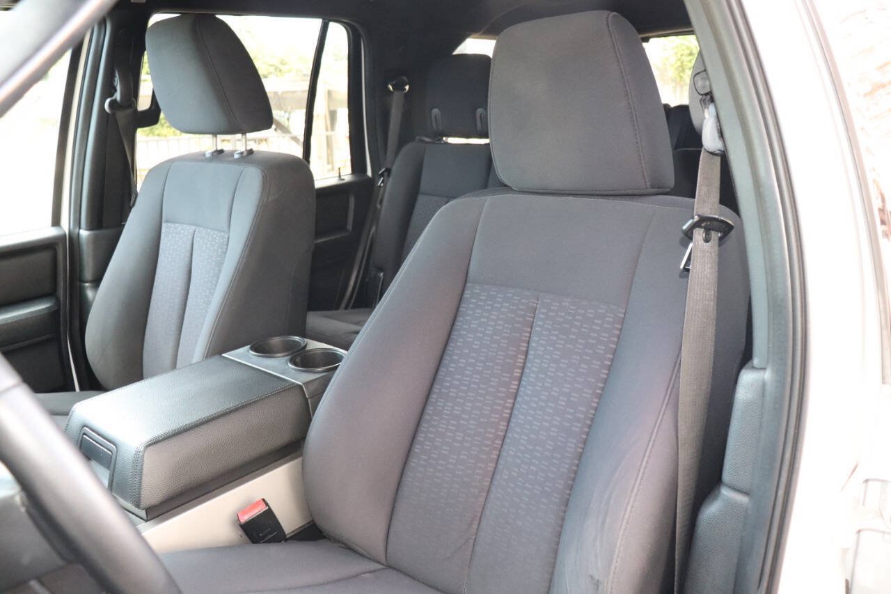 Used 2015 Ford Expedition XLT AWD/4WD image 17