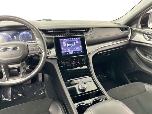 Used 2023 Jeep Grand Cherokee L Laredo image 22