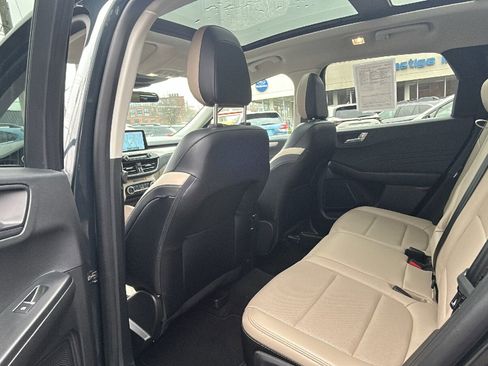 Used 2022 Ford Escape SEL image 34
