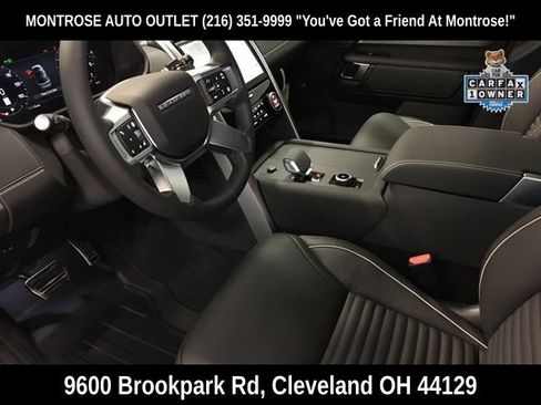 Used 2024 Land Rover Discovery Dynamic SE AWD/4WD image 15