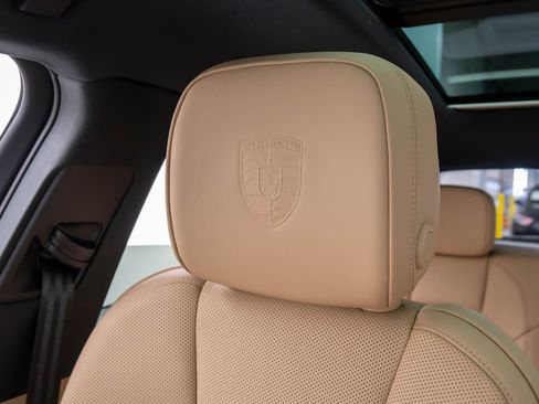 New 2026 Porsche Macan image 26