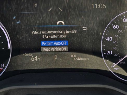 Used 2023 Toyota Sienna Limited image 29