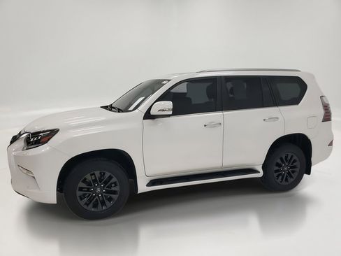 Used 2020 Lexus GX 460 Premium w/ Premium Package image 4