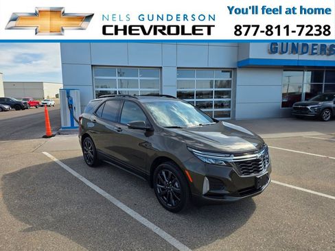 Used 2023 Chevrolet Equinox RS AWD/4WD image 2