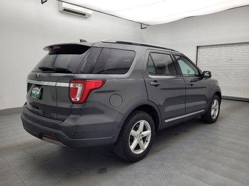 Used 2019 Ford Explorer XLT FWD image 9