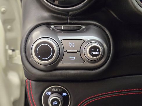 Used 2020 Ferrari Portofino image 42