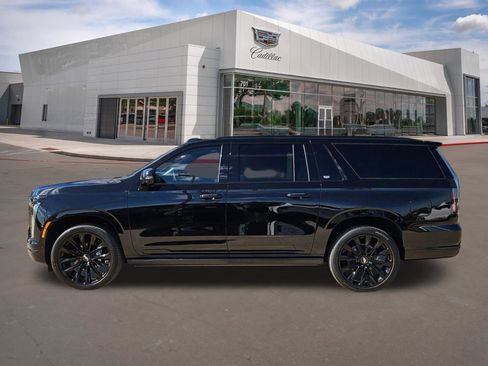 Used 2026 Cadillac Escalade ESV Platinum Sport w/ LPO, ONYX Package AWD/4WD image 3