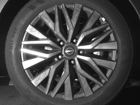 Used 2025 Nissan Altima 2.5 SV FWD image 13