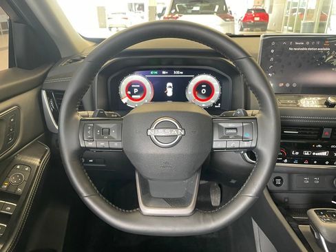 Certified 2025 Nissan Rogue SL w/ SL Premium Package FWD image 14