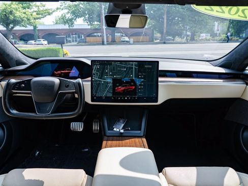 Used 2022 Tesla Model S AWD/4WD image 10