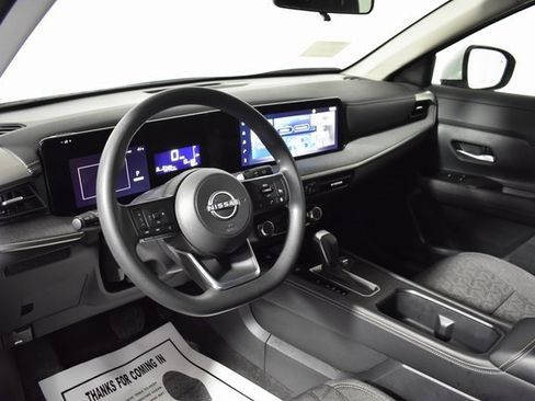 Certified 2025 Nissan Kicks SV image 12