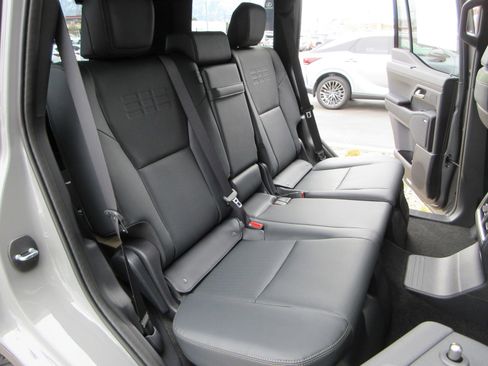 Used 2026 Lexus GX 550 image 20