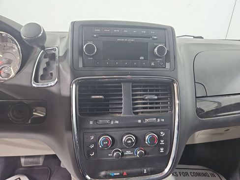 Used 2017 Dodge Grand Caravan SE w/ Power Window Group FWD image 19