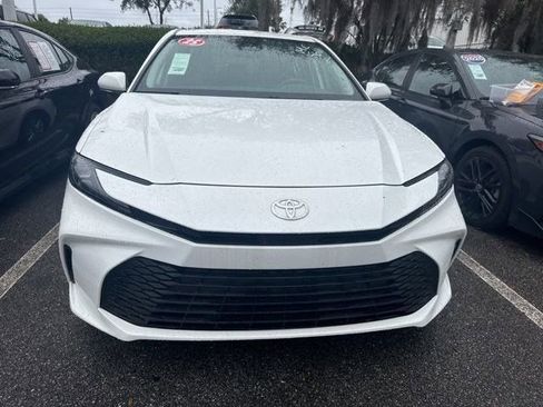 Used 2025 Toyota Camry LE image 11