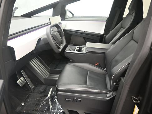 Used 2024 Tesla Cybertruck AWD Crew Cab image 12