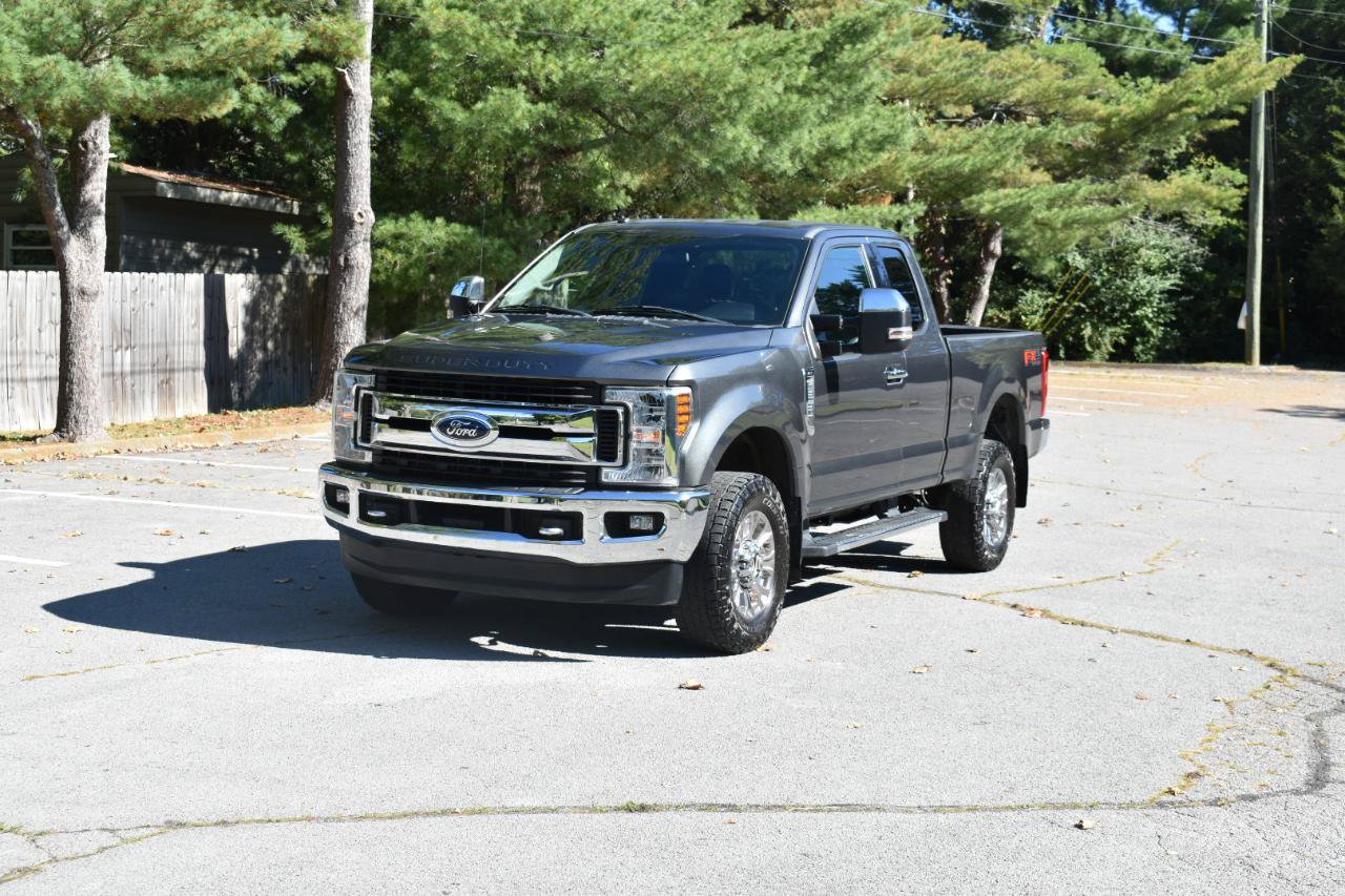 Used 2018 Ford F250 XLT w/ XLT Premium Package AWD/4WD image 2