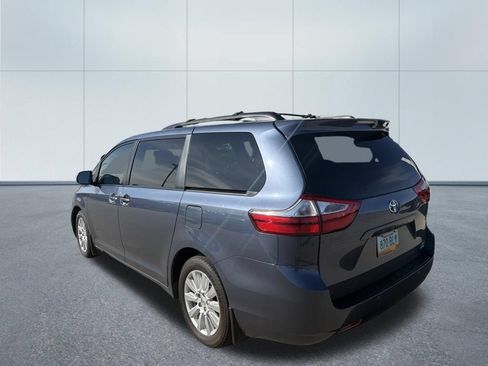Used 2017 Toyota Sienna XLE Premium w/ Outdoor Package AWD/4WD image 6