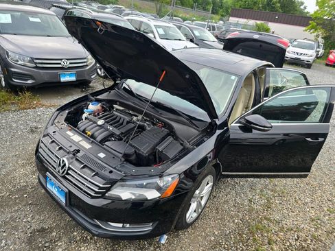 Used 2012 Volkswagen Passat 3.6 SEL Premium image 6