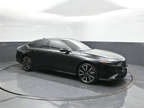 New 2025 Honda Accord Touring image 17