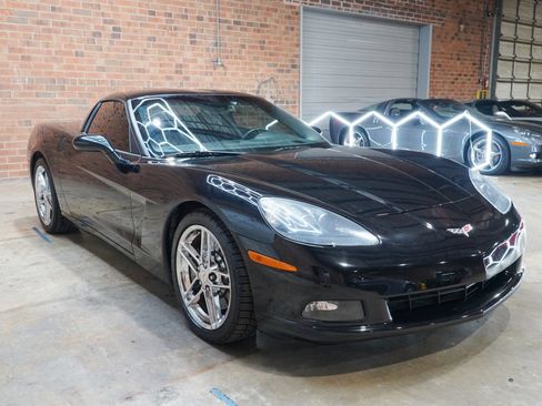 Used 2008 Chevrolet Corvette Coupe w/ Preferred Equipment Group RWD image 3