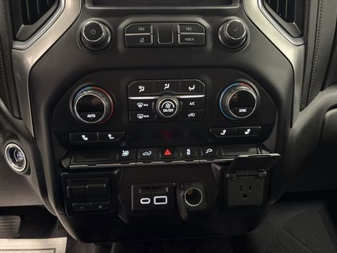 Used 2020 Chevrolet Silverado 2500 LTZ image 25