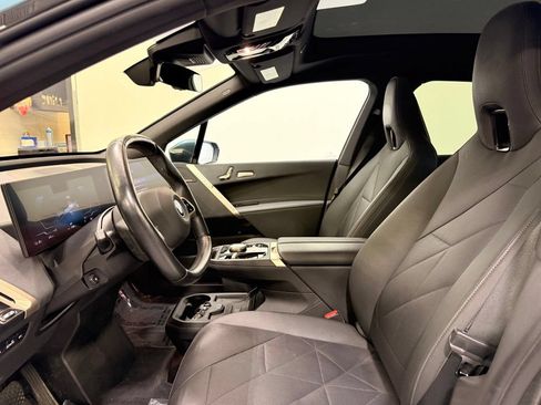 Used 2024 BMW iX xDrive50 w/ Premium Package AWD/4WD image 12