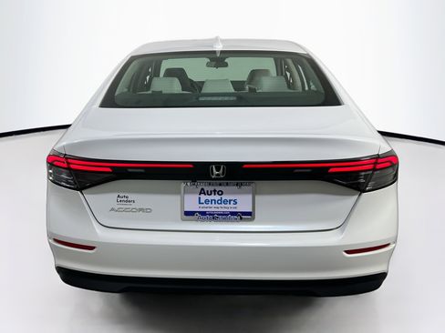 Used 2023 Honda Accord EX image 6