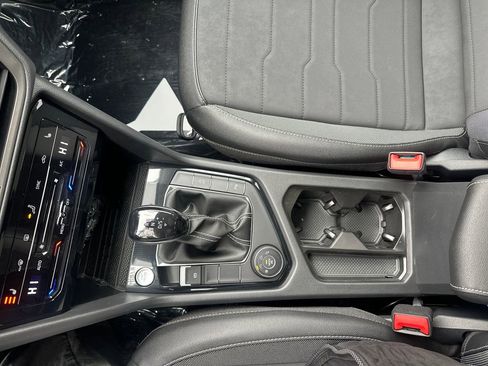 New 2026 Volkswagen Taos SE image 13