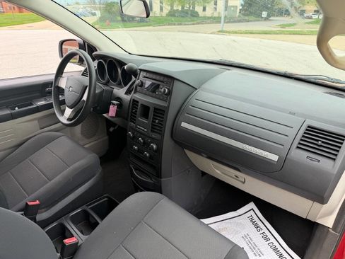 Used 2008 Dodge Grand Caravan SE image 7
