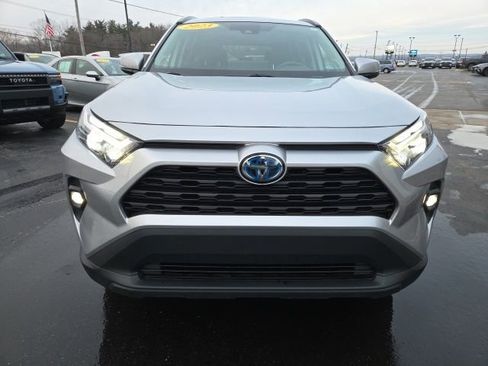 Used 2023 Toyota RAV4 XLE Premium image 2