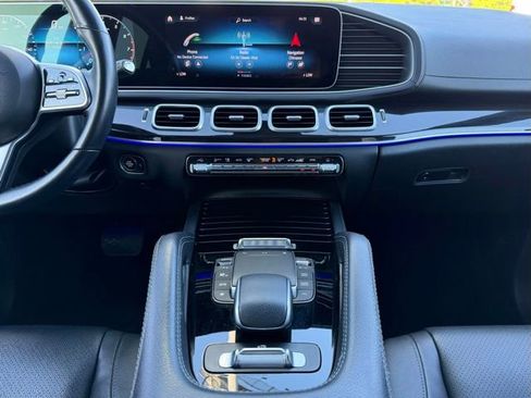 Used 2023 Mercedes-Benz GLS 450 4MATIC image 11