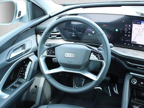 Certified 2025 Audi Q5 Premium w/ Convenience Package AWD/4WD image 24