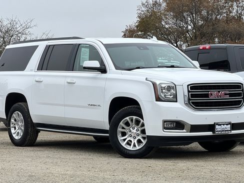 Used 2019 GMC Yukon XL SLT image 2