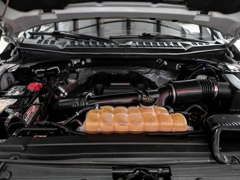 Used 2017 Ford F150 Raptor w/ Equipment Group 802A Luxury AWD/4WD image 8