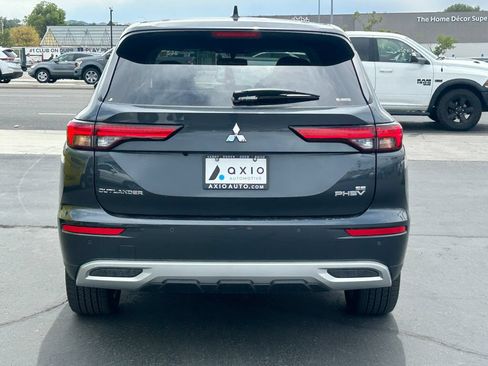 Used 2025 Mitsubishi Outlander 4WD Plug-In Hybrid image 5