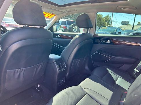 Used 2017 Kia Cadenza Premium w/ Luxury Package image 14