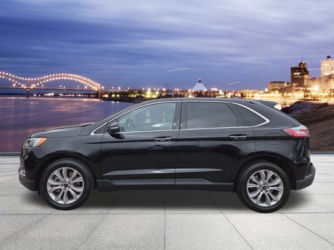Used 2024 Ford Edge Titanium image 2