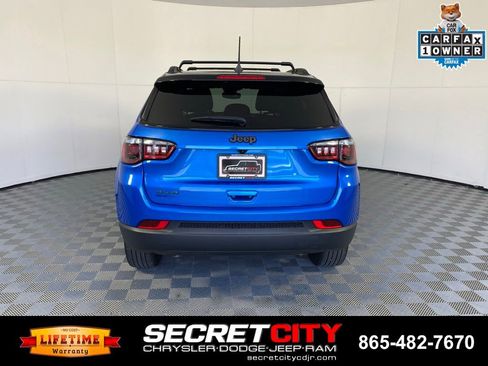 Used 2024 Jeep Compass Latitude w/ Convenience Group AWD/4WD image 6