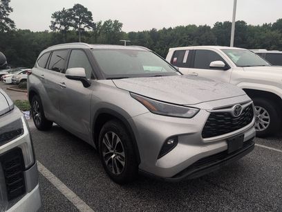 Used 2022 Toyota Highlander XLE