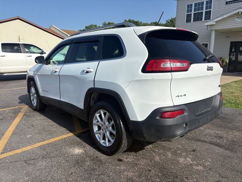 Used 2015 Jeep Cherokee Latitude w/ Cold Weather Group AWD/4WD image 8