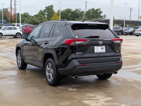 Used 2025 Toyota RAV4 XLE FWD image 4