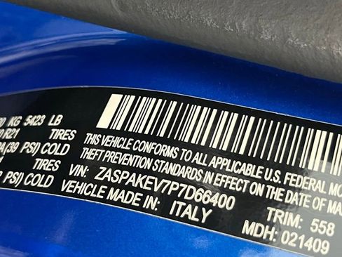 Used 2023 Alfa Romeo Stelvio Quadrifoglio image 40