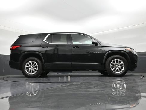 Used 2021 Chevrolet Traverse LS FWD image 25
