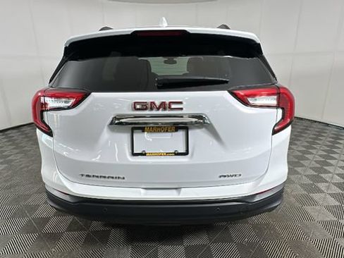 Used 2024 GMC Terrain SLE w/ Driver Convenience Package AWD/4WD image 3