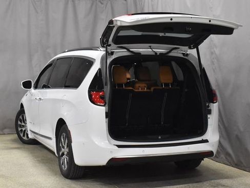 Used 2022 Chrysler Pacifica Pinnacle image 38