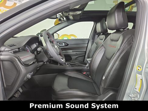 Used 2025 Jeep Compass Trailhawk w/ Sun & Sound Group image 12