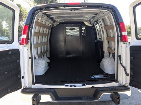 Used 2024 GMC Savana 2500 w/ Driver Convenience Package image 5