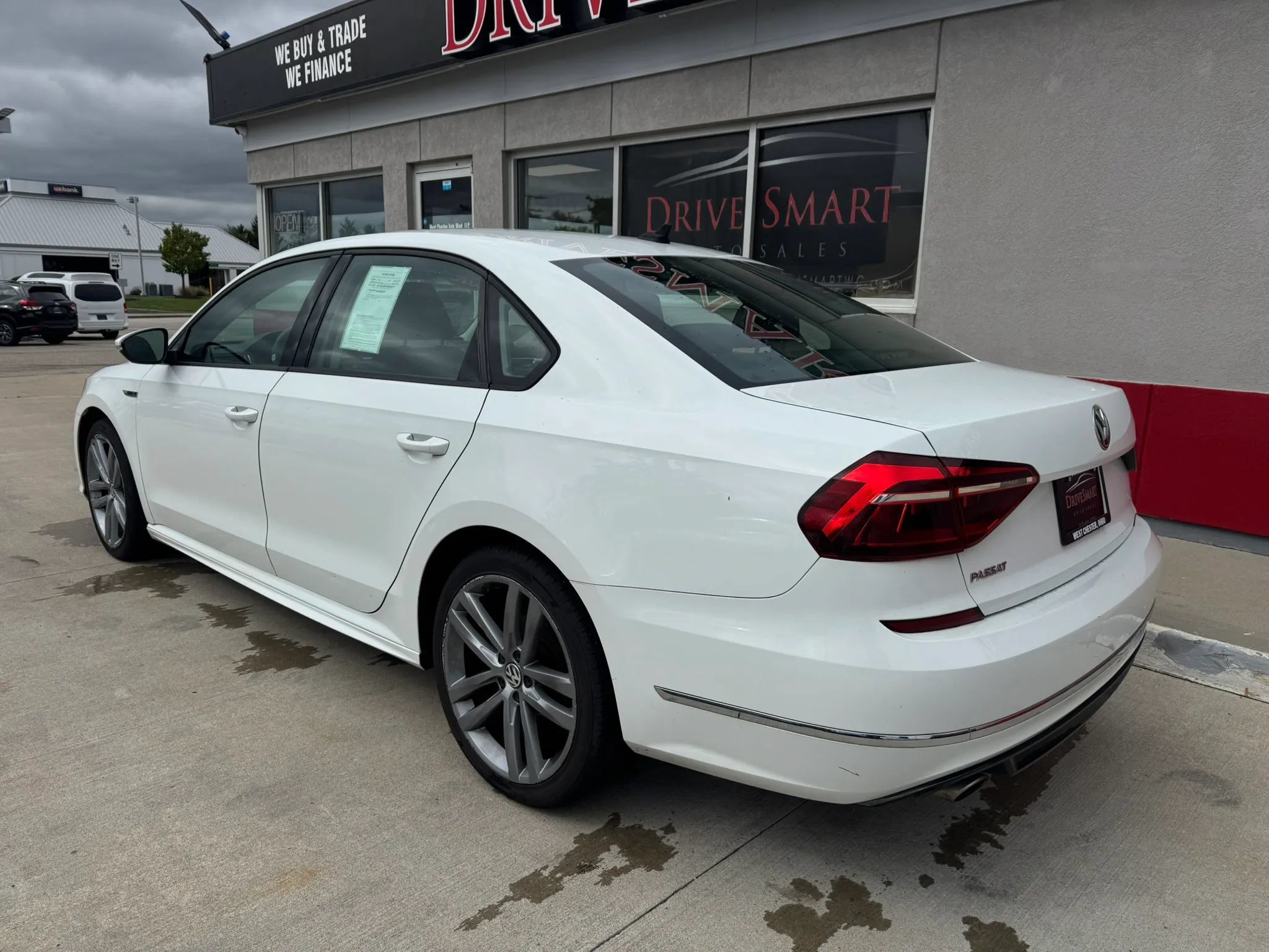 Used 2018 Volkswagen Passat 2.0T R-Line FWD image 6