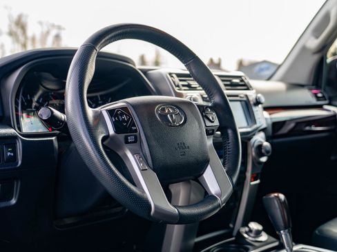 Used 2019 Toyota 4Runner SR5 AWD/4WD image 15
